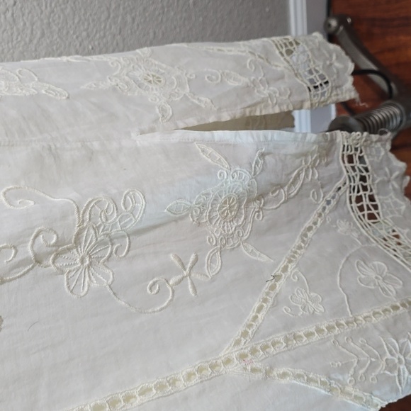 Yoana Baraschi Elegant Cream Lace Maxi Dress - Picture 5 of 11